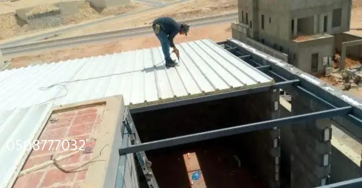تركيب اسقف ساندوتش بانل معزولة حرارياً في بجدة
